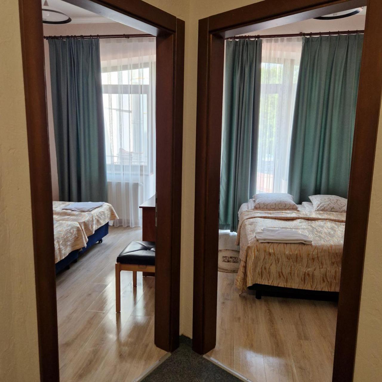 Hotel Helikon Yanoshi Eksteriør bilde