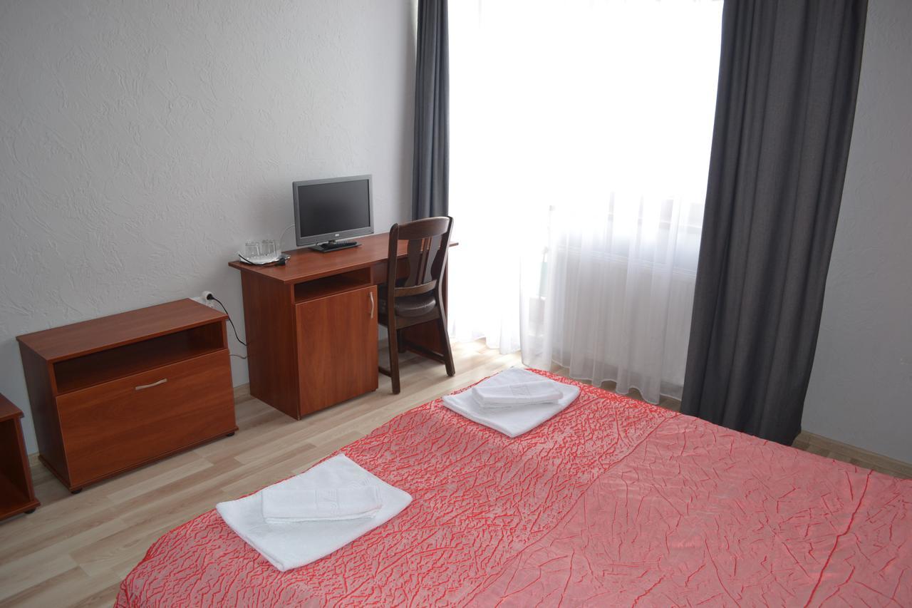 Hotel Helikon Yanoshi Eksteriør bilde