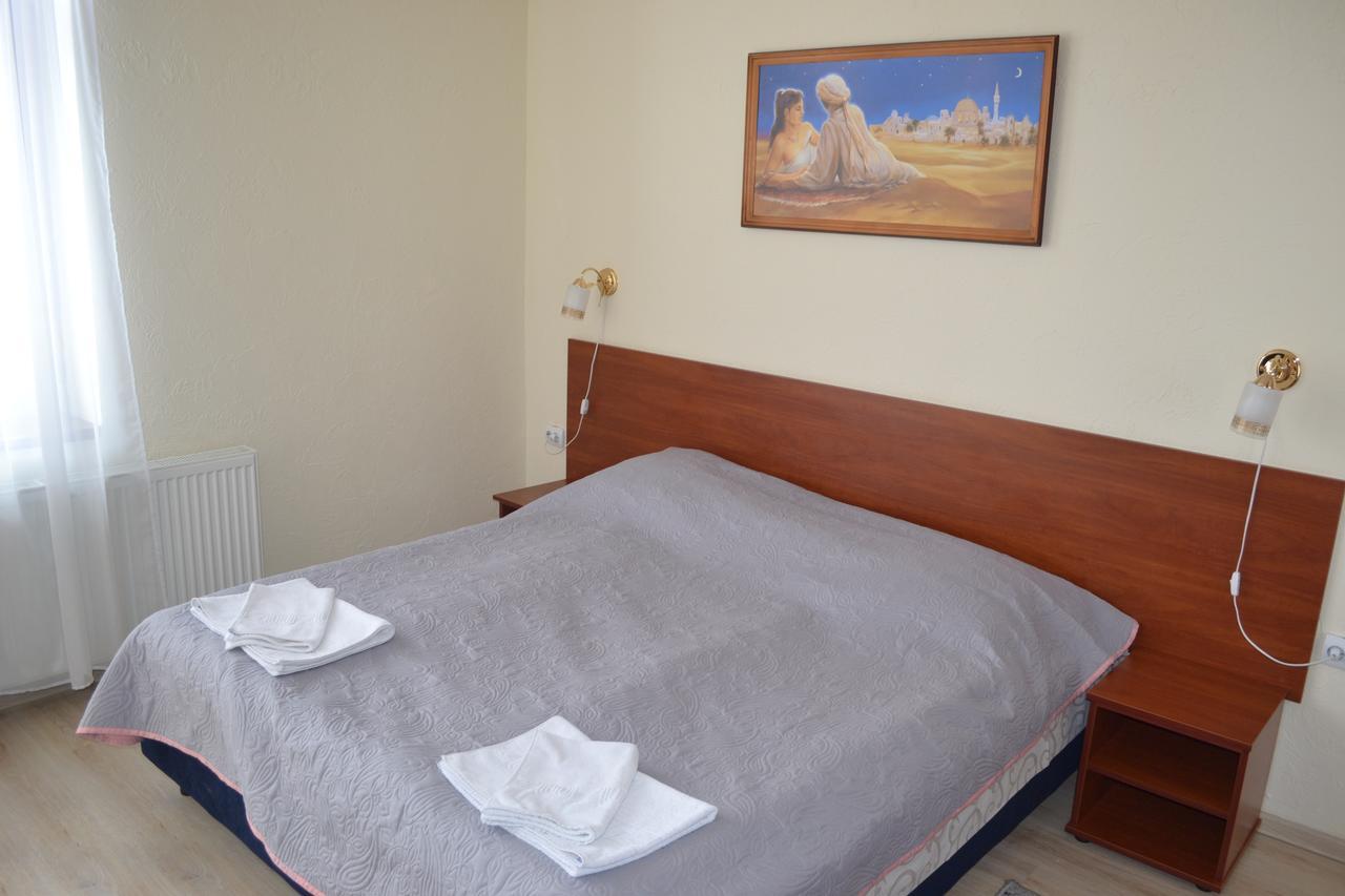 Hotel Helikon Yanoshi Eksteriør bilde